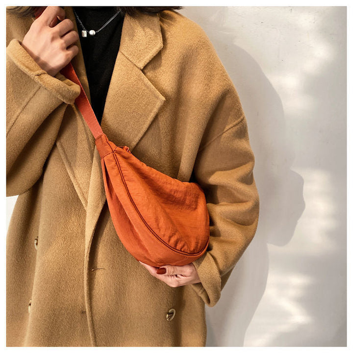 Stilfuld Halvmåne Crossbodytaske - Luna