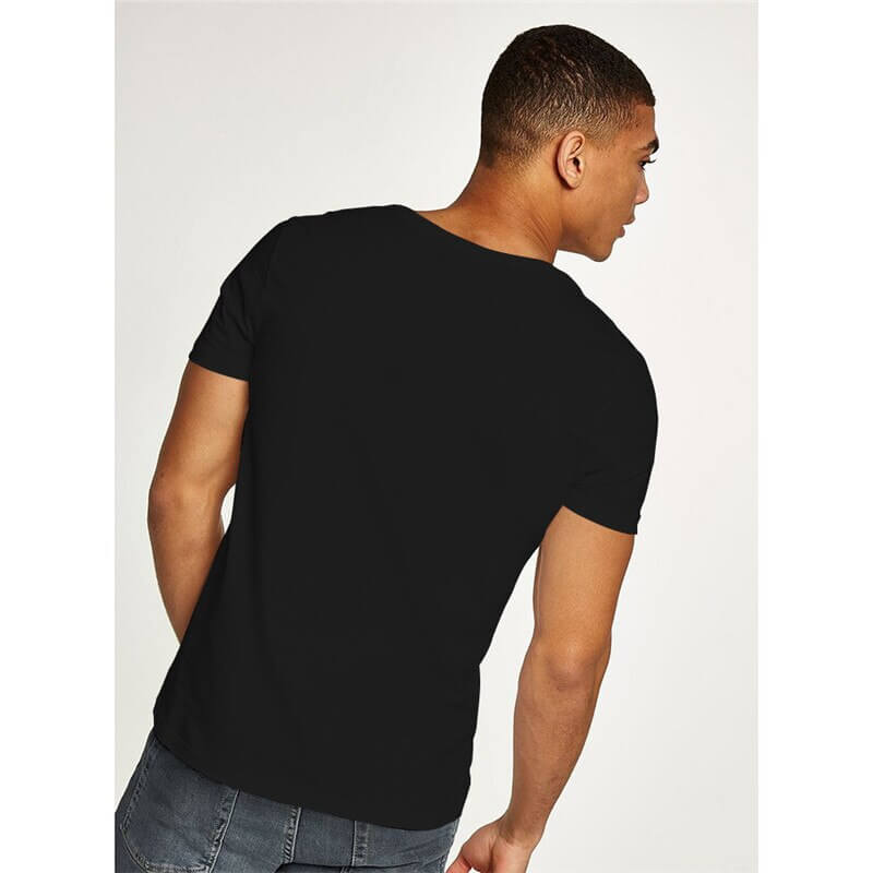 Afslappet og figursyet herre T-shirt med V-hals – Jonas