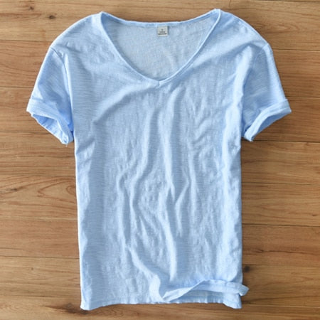 Let hør T-shirt med V-hals til herrer – åndbar & sommerlig – Thilo