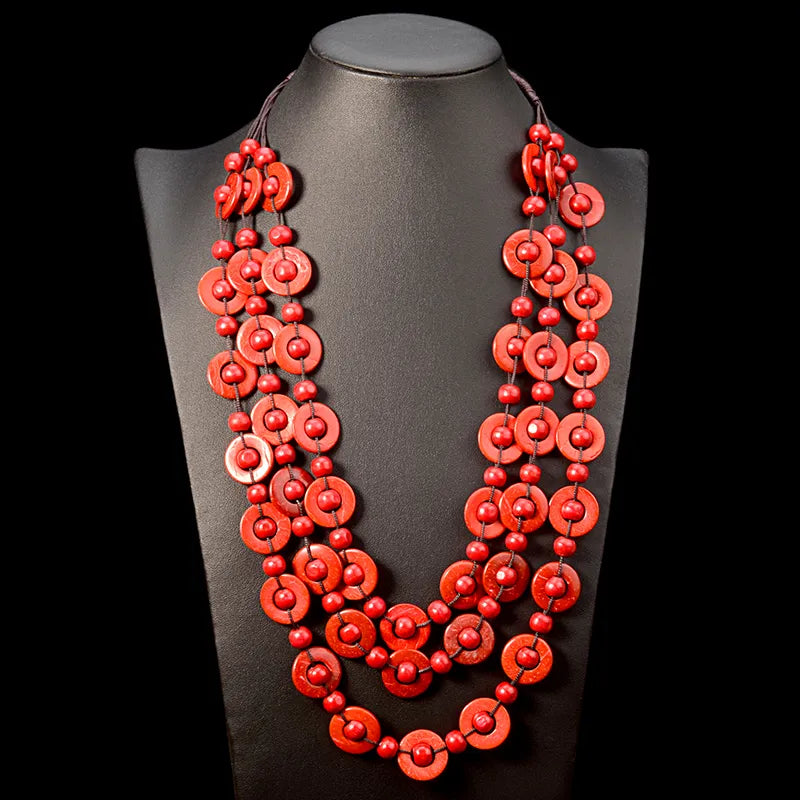 Rote Halskette aus Holz, mehrreihig, handgefertigt, Modeschmuck, Damenaccessoire.