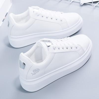 Trendy damesneakers i kunstlæder med metallic-accenter – Norell