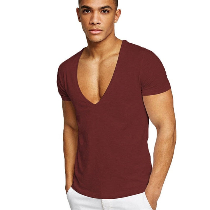 Afslappet og figursyet herre T-shirt med V-hals – Jonas