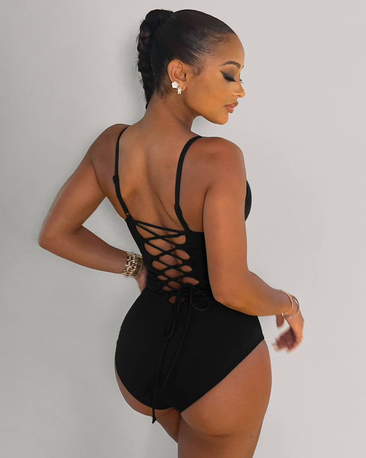 Formende badedragt med shaping-effekt – Samira