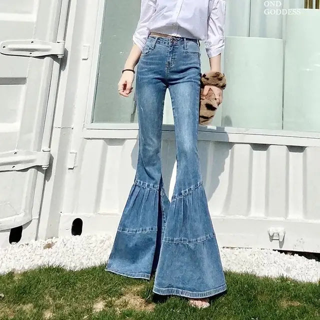 Højtaljede flare-jeans - Mia