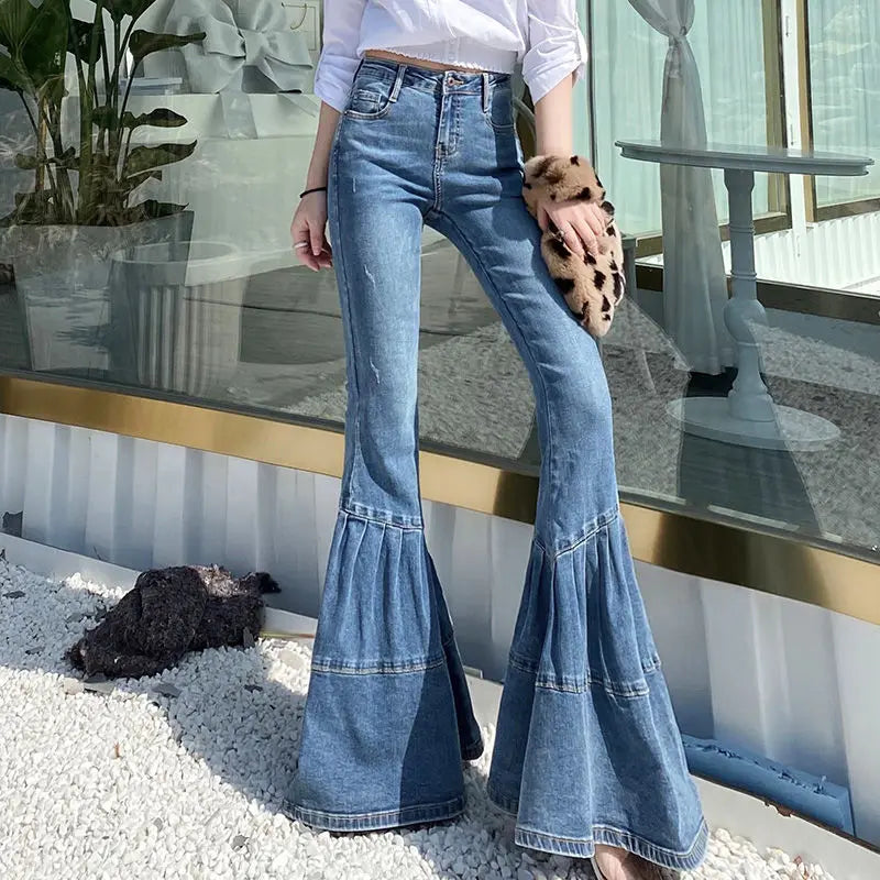Højtaljede flare-jeans - Mia