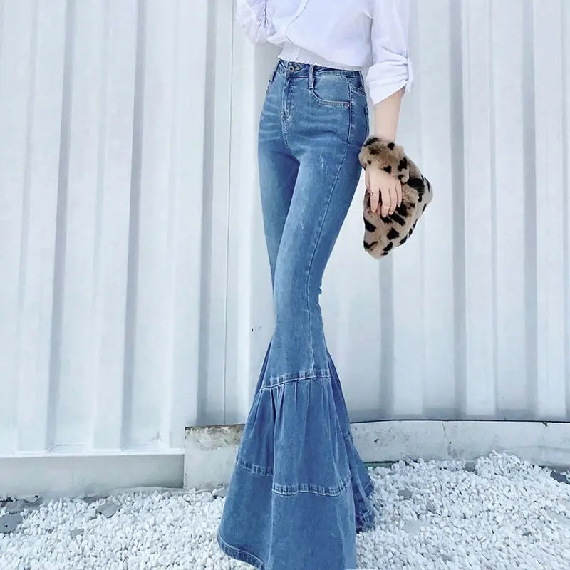Højtaljede flare-jeans - Mia