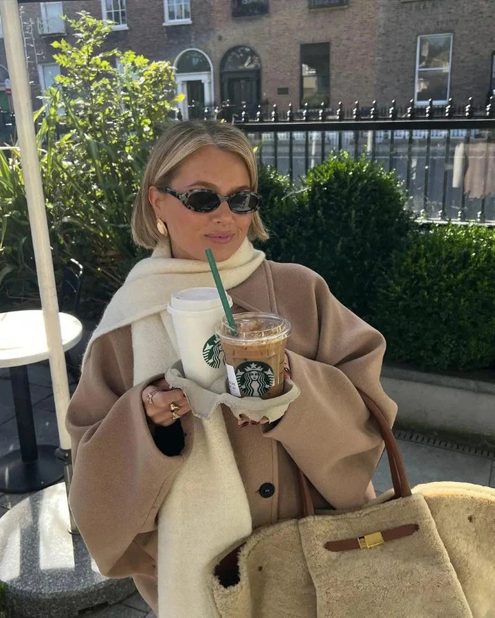Dame overgangsjakke i oversized look med knaplukning – Selina