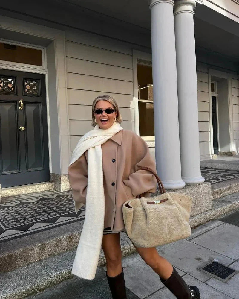 Dame overgangsjakke i oversized look med knaplukning – Selina