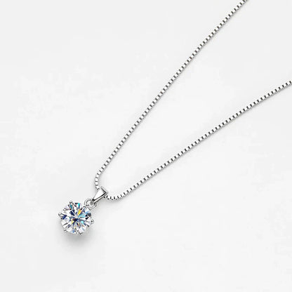 Silberne Halskette mit rundem Diamantanhänger, eleganter Schmuck, Geschenk für Frauen.