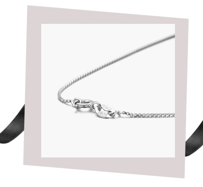 Silberne Halskette mit Karabinerverschluss, elegantes Design, Schmuck für Damen.