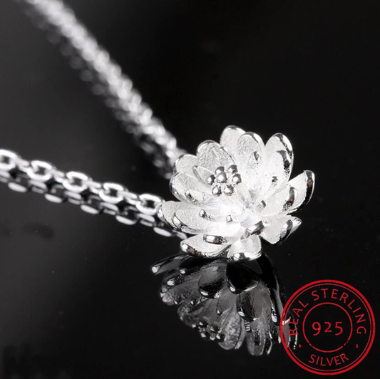 Silberne Lotusblume Halskette, 925 Sterling Silber, elegantes Schmuckdesign, glänzend, Damen.
