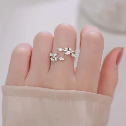 Silberner verstellbarer Ring mit Zirkonia-Steinen, elegantes Design, Damen-Schmuck.