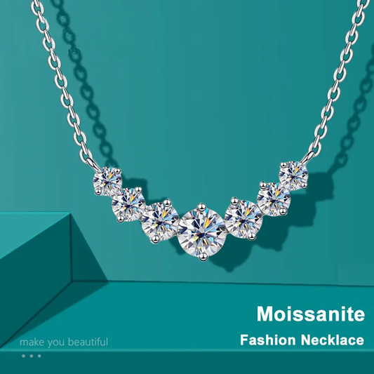 Moissanit Halskette, silber, funkelnde Steine, elegantes Schmuckstück, Damenmode Accessoire.