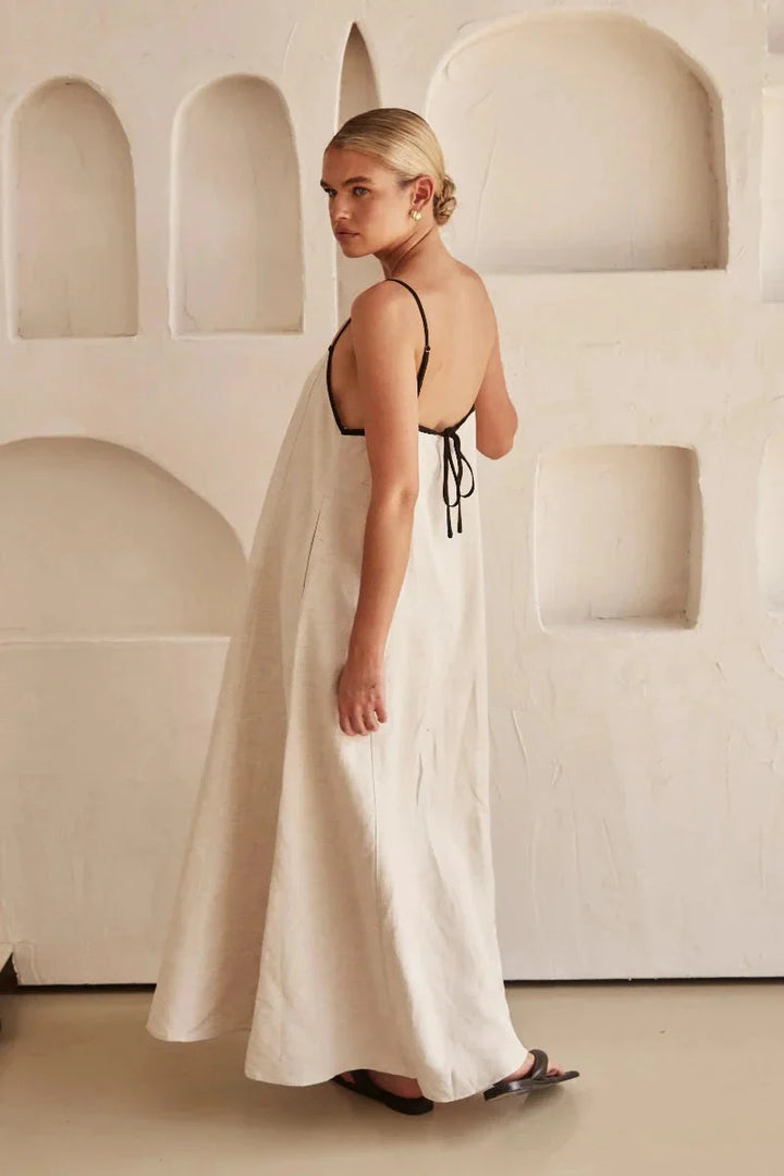 Ærmeløs beige boho maxi-kjole i hørlook – Elin