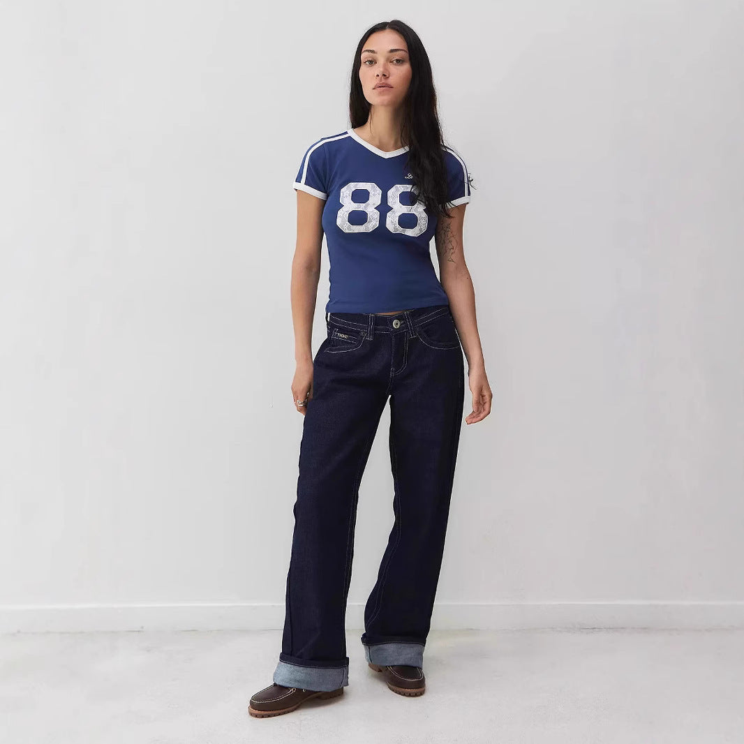 Trendy dame-T-shirt med blondedetalje og kontrastærmer – Yelina