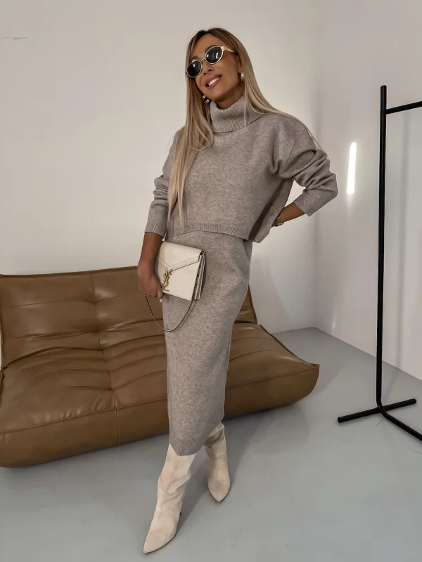 Dame midi kjole med rullekrave og jersey-detalje – Larissa