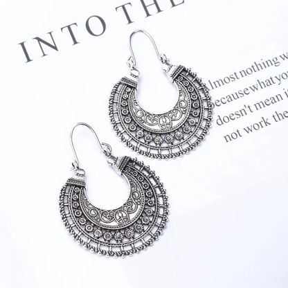 Antike tibetische Filigran-Ohrringe, silber, Boho-Stil, Vintage-Schmuck, Tribal-Design.