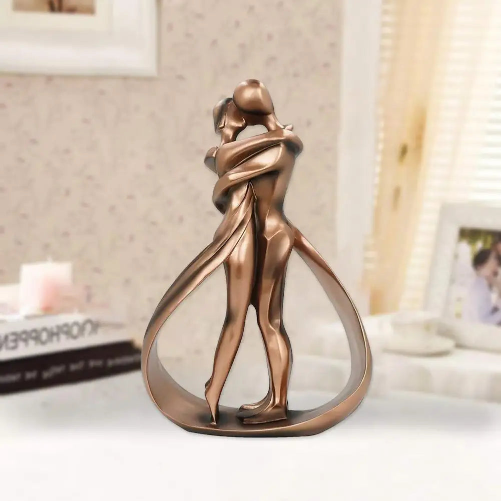 Dekorativ skulptur med omfavnende figurer - Seraphina