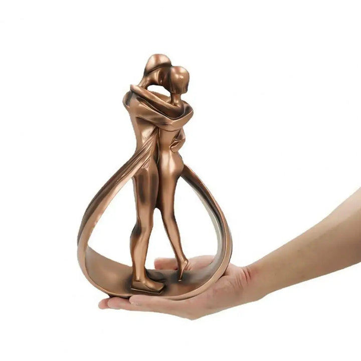 Dekorativ skulptur med omfavnende figurer - Seraphina