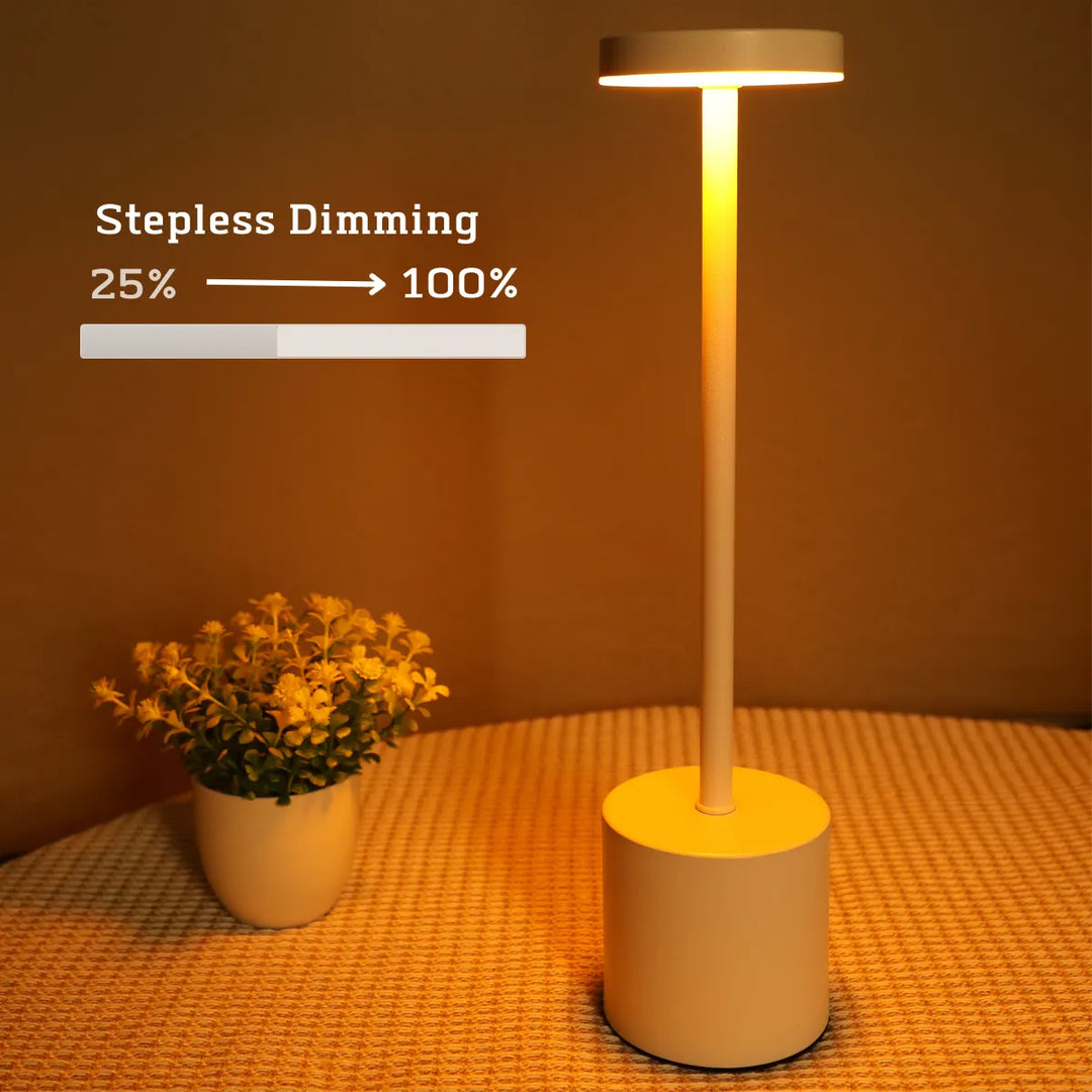 Trådløs LED-bordlampe i metal - LumiMetal
