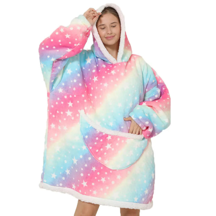 Over-sized fleece tæppe med hætte og lommer – SnugJoy