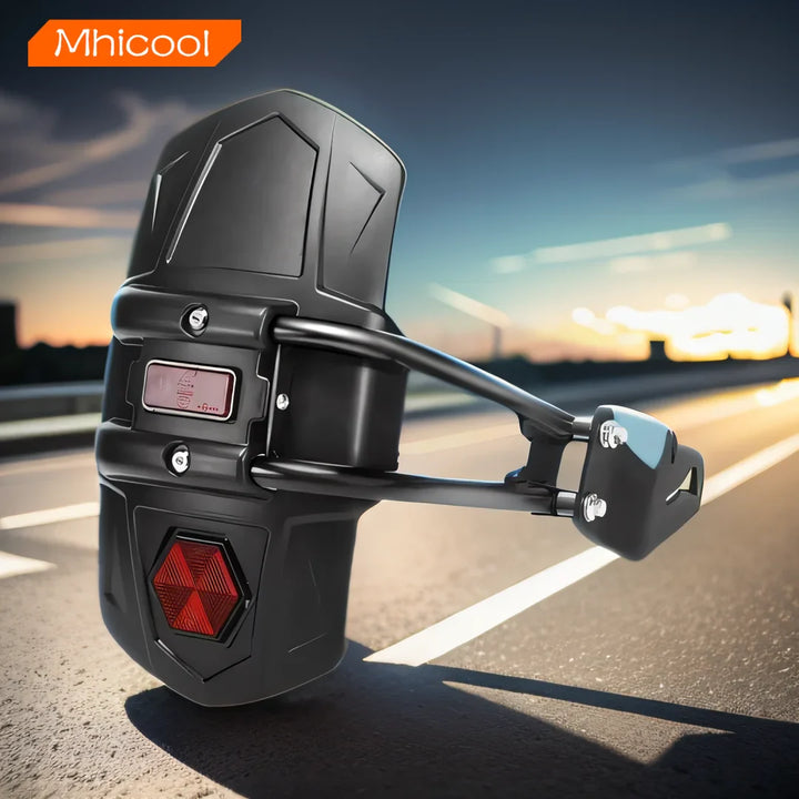 Universal motorcykel bagmudder skjold med reflektor – RoadGuard