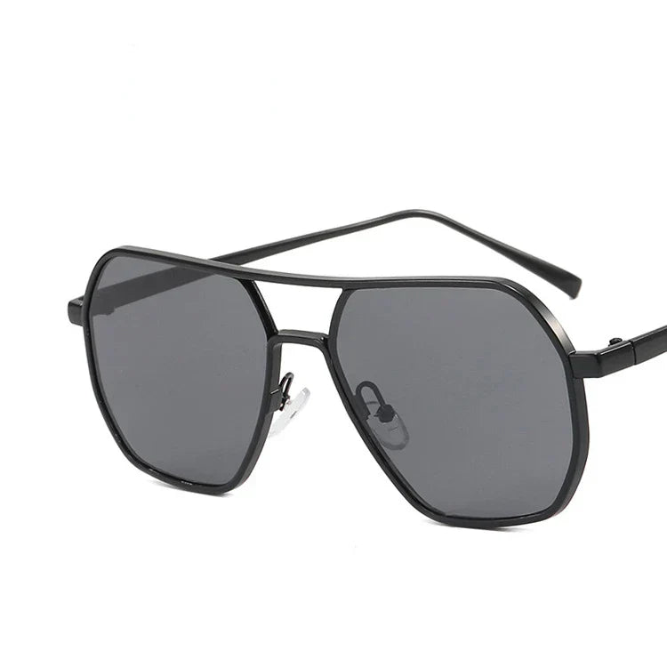 Klassisk herresolbrille med metalramme og UV400-beskyttelse – Matteo