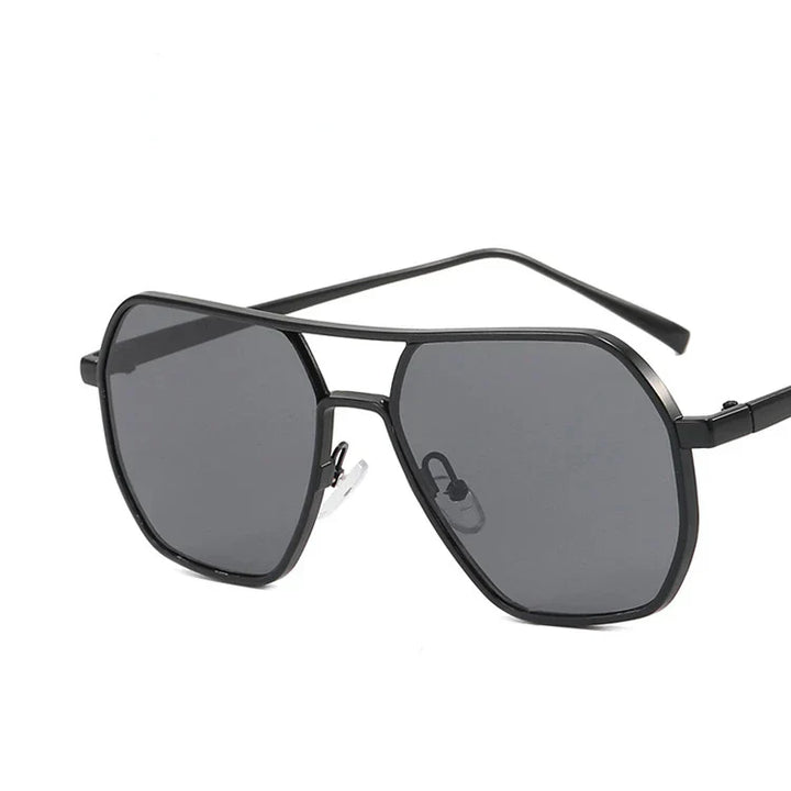 Klassisk herresolbrille med metalramme og UV400-beskyttelse – Matteo