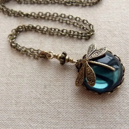 Antike Halskette mit Libellenanhänger, blauer Kristall, Vintage-Stil, Damen-Schmuck.