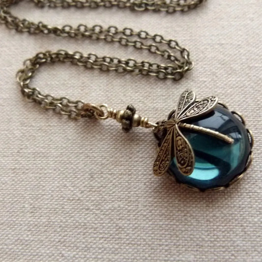 Antike Halskette mit Libellenanhänger, blauer Kristall, Vintage-Stil, Damen-Schmuck.