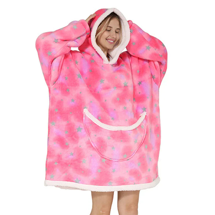 Over-sized fleece tæppe med hætte og lommer – SnugJoy