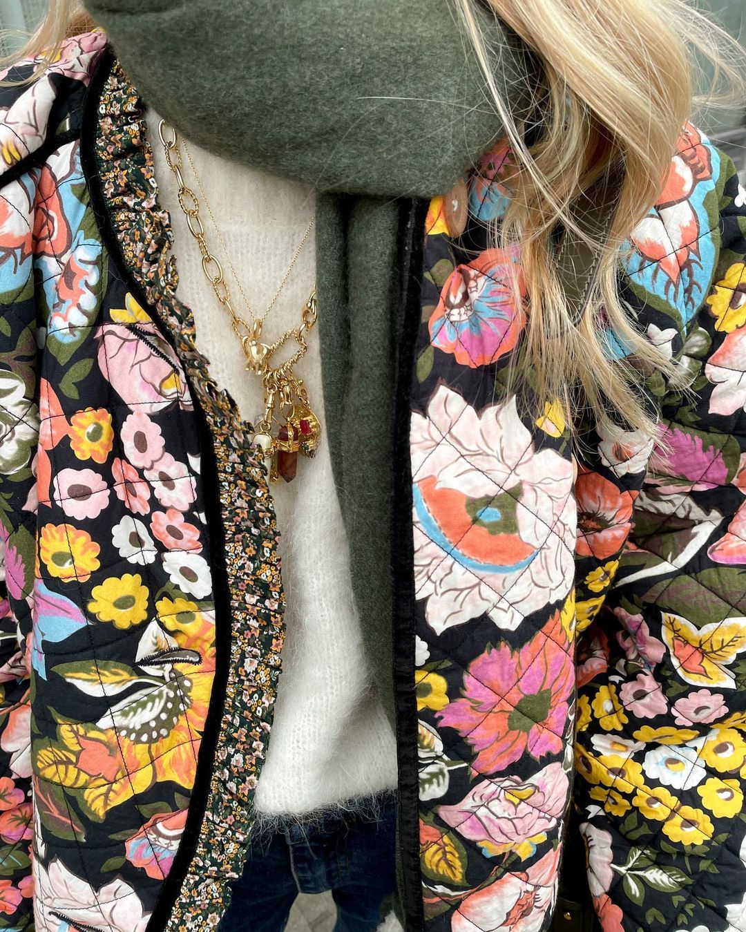 Foret damejakke med blomsterprint - Evelyn