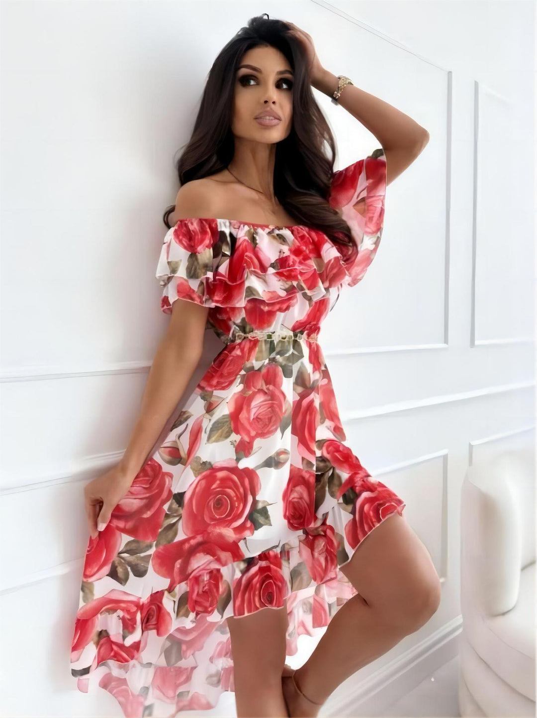 Off-shoulder minikjole med flæser – Lina