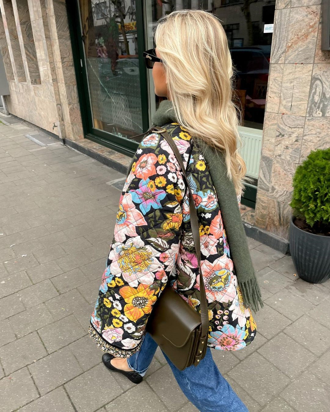 Foret damejakke med blomsterprint - Evelyn