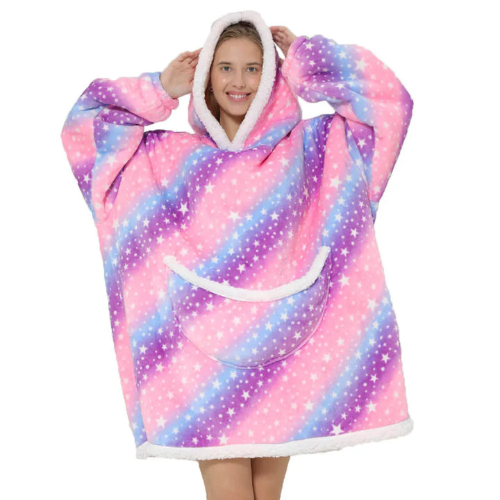 Over-sized fleece tæppe med hætte og lommer – SnugJoy