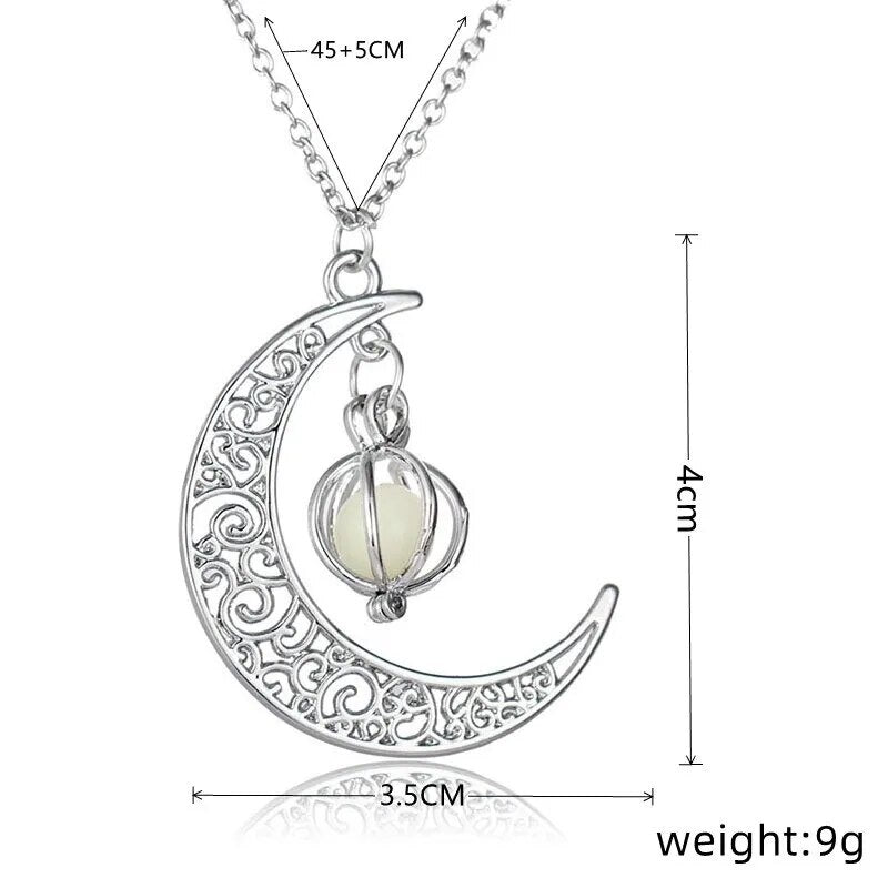 Silberne Mond-Halskette mit filigranem Design und leuchtendem Anhänger, 45+5 cm Länge.