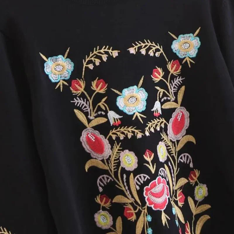 Broderet blomstertrøje - Alina