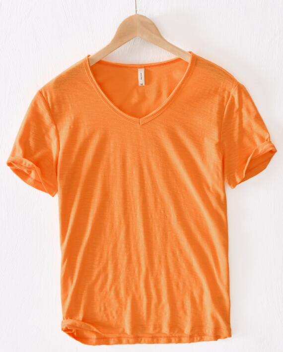 Let hør T-shirt med V-hals til herrer – åndbar & sommerlig – Thilo