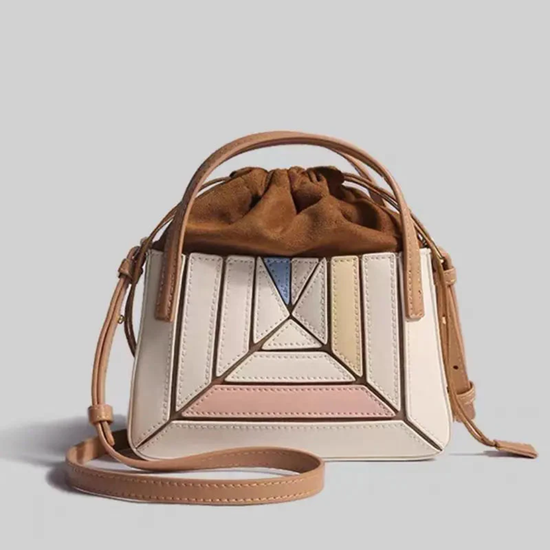 Moderne håndtaske med geometrisk design - GeoChic
