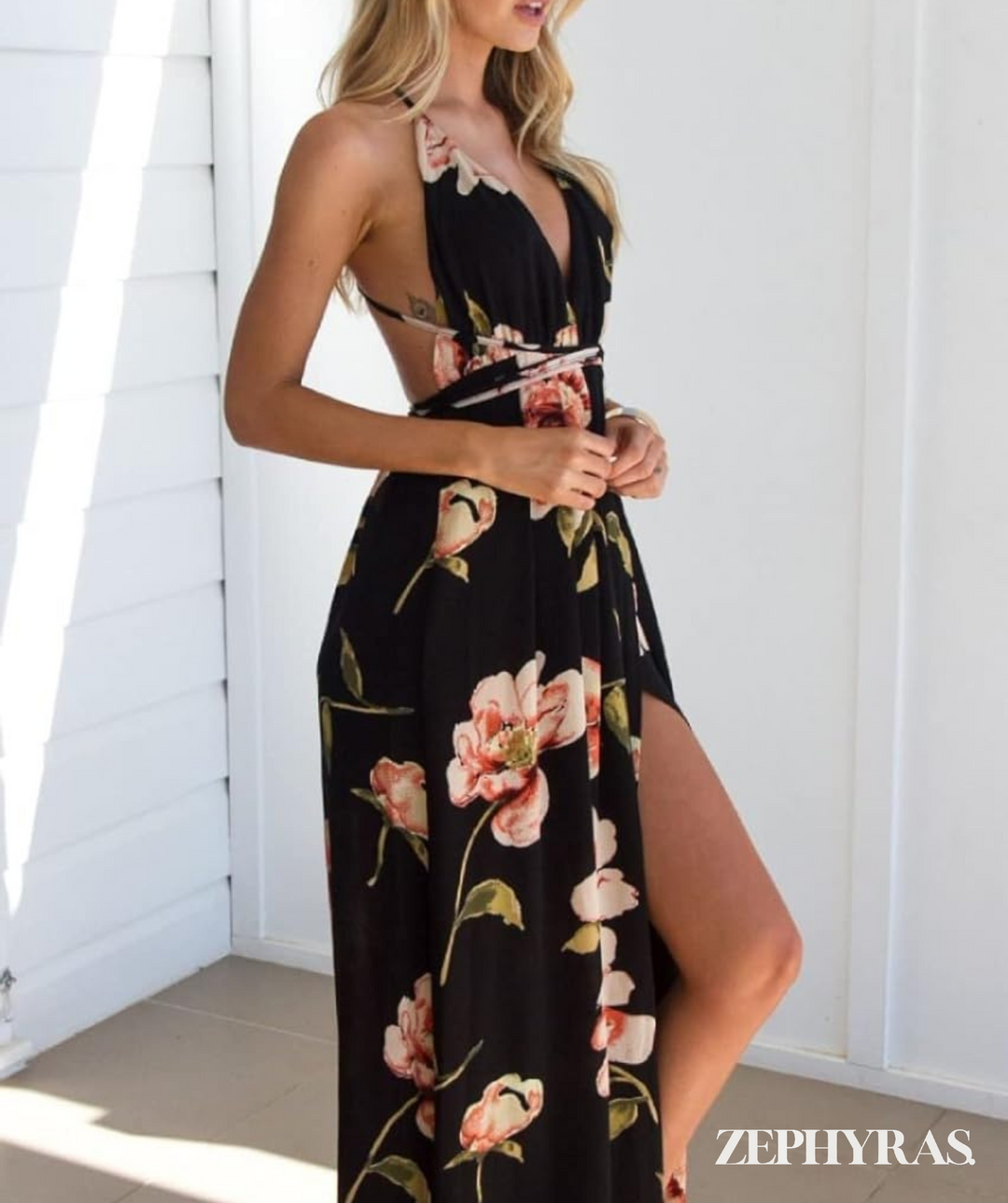 Sort sommerkjole med blomsterprint og løs pasform – Mayra