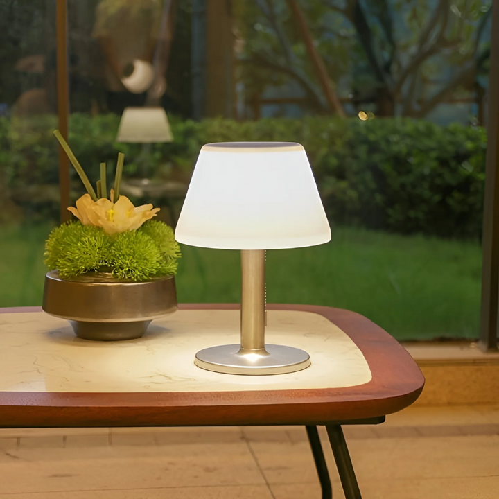 Stilfuld bordlampe med solenergi - SolarLuxe
