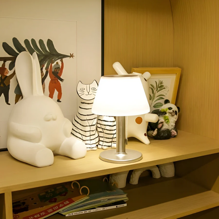 Stilfuld bordlampe med solenergi - SolarLuxe