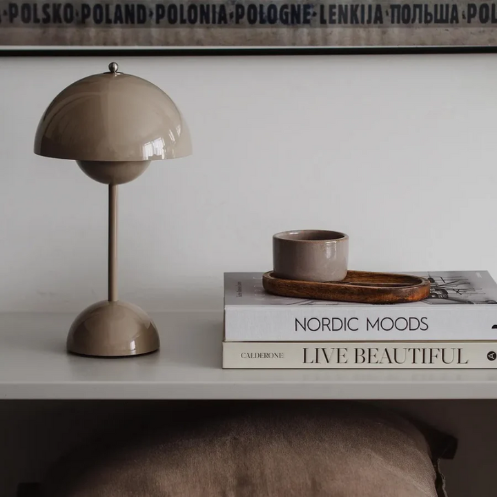 Moderne berøringsfølsom bordlampe - LumiTouch