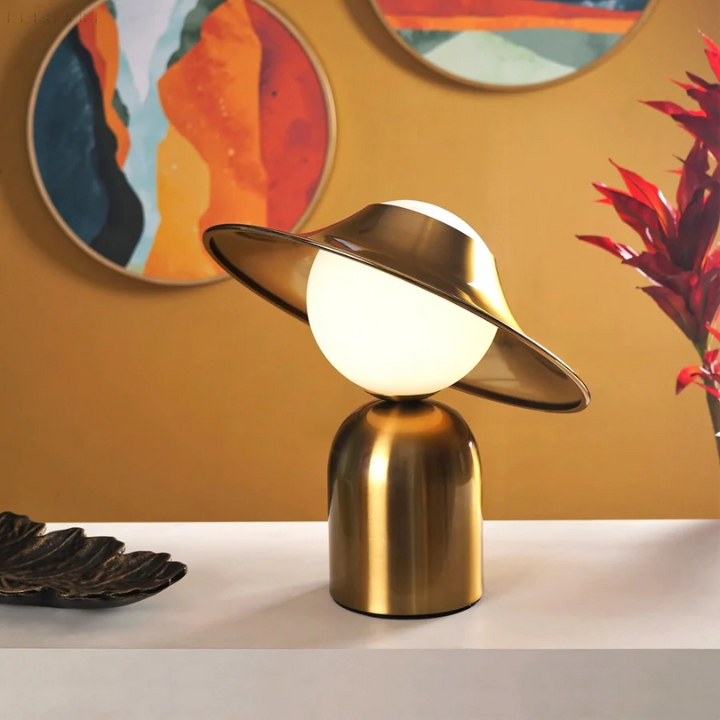 Luksus Metal Bordlampe - GoldAura