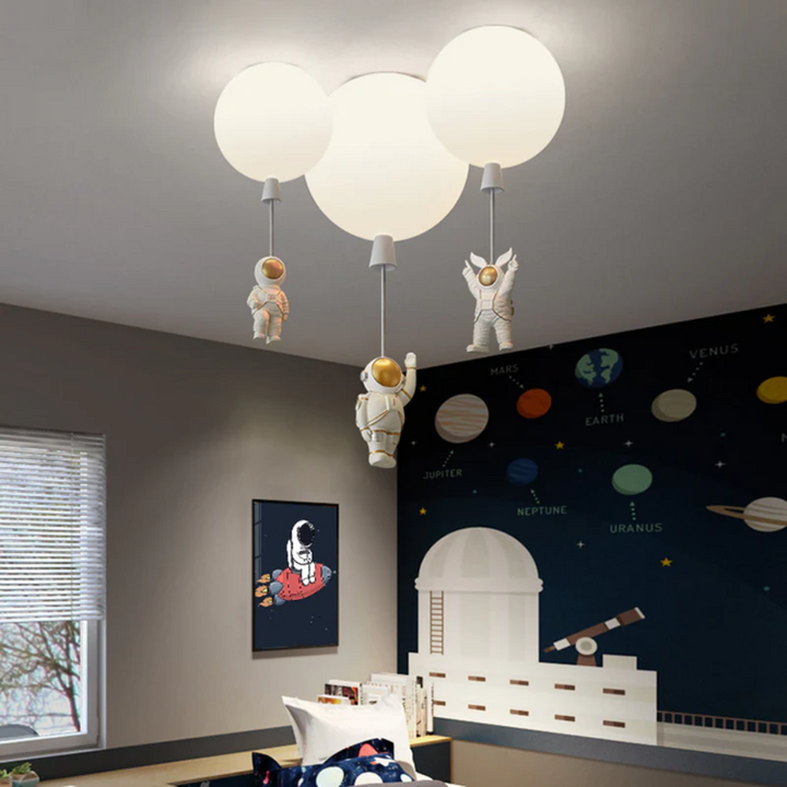 Trendy Måne-/Astronaut-LED-loftlampe til børneværelset - CosmoGlow