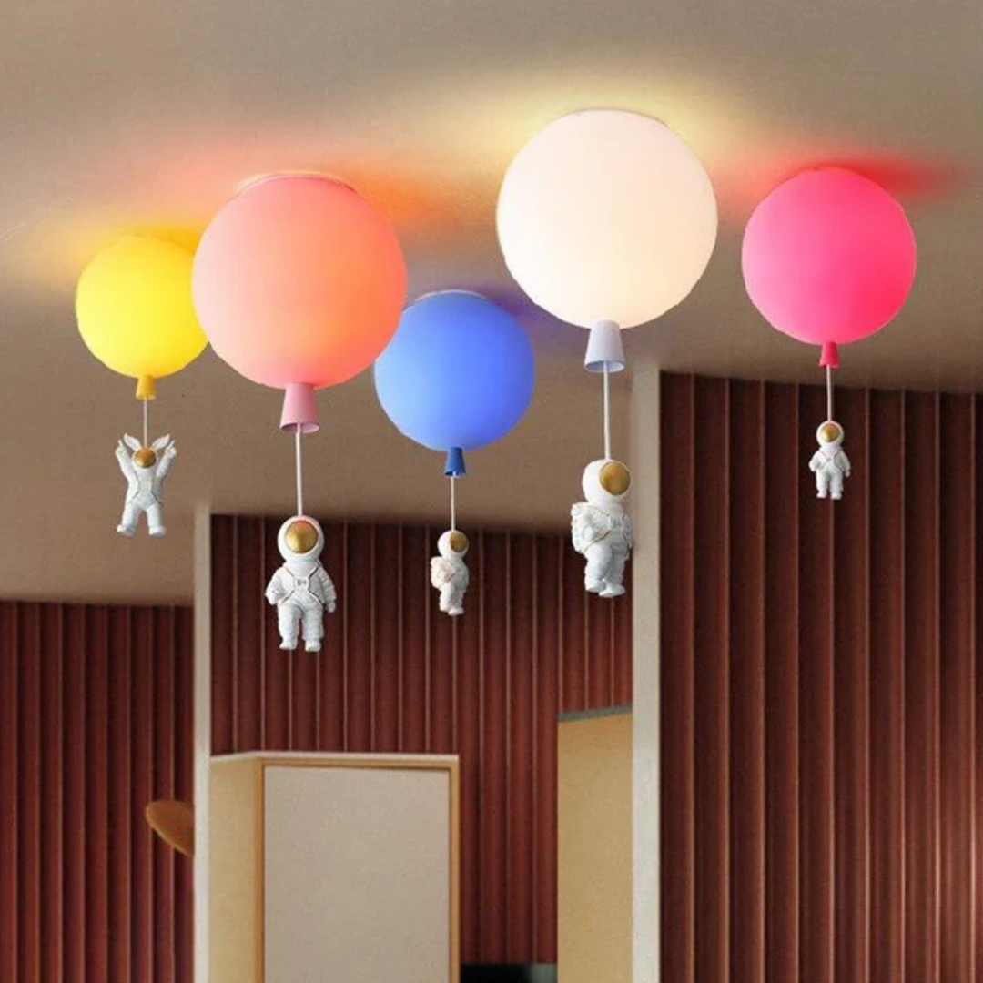 Trendy Måne-/Astronaut-LED-loftlampe til børneværelset - CosmoGlow