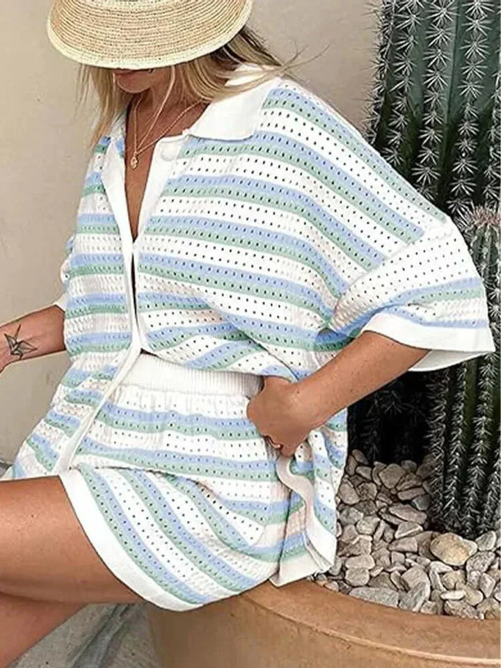 Stribet sommersæt til damer med top og shorts – Faye