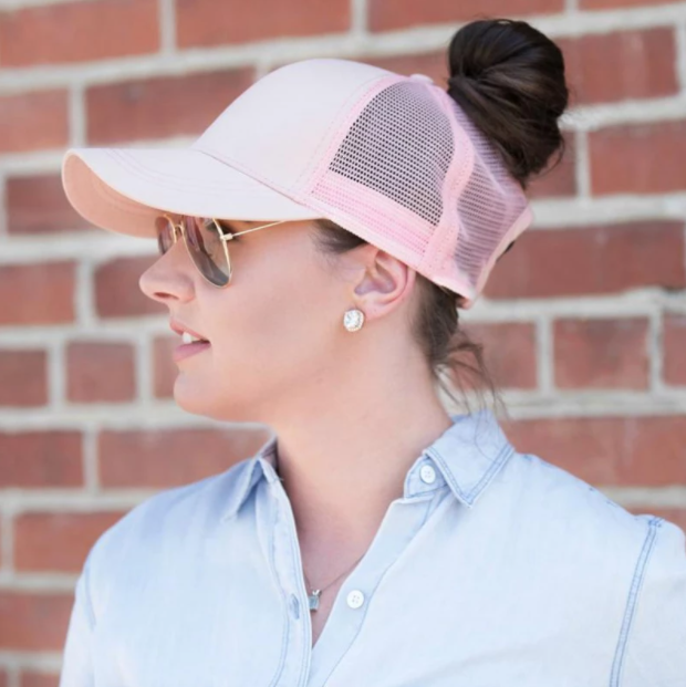 Trendy baseballkasket til kvinder med hul til hestehale og lukning med velcro – Leona