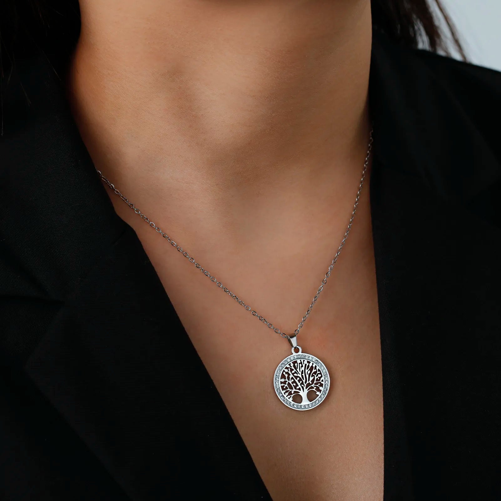 Silberne Lebensbaum-Halskette, runder Anhänger, Damen-Schmuck, elegantes Design