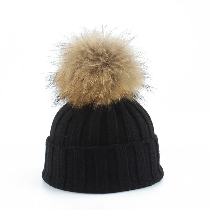 Strikket vinterhue med pompom - Felina